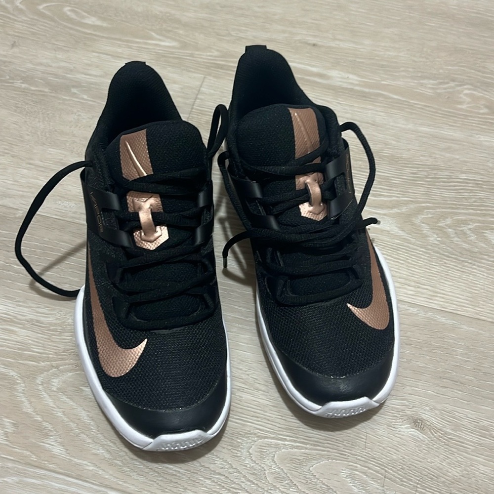 Nike Black and Copper Women's Shoes - Picture 2 of 3